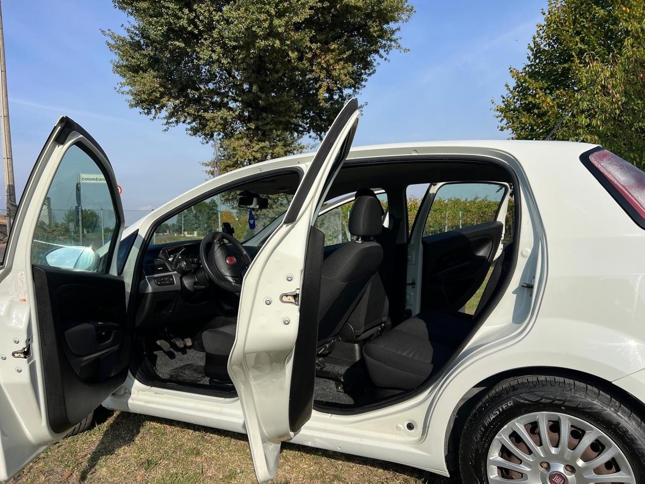 Fiat Punto 1.3 MJT II 75 CV 5 porte Virgin Radio