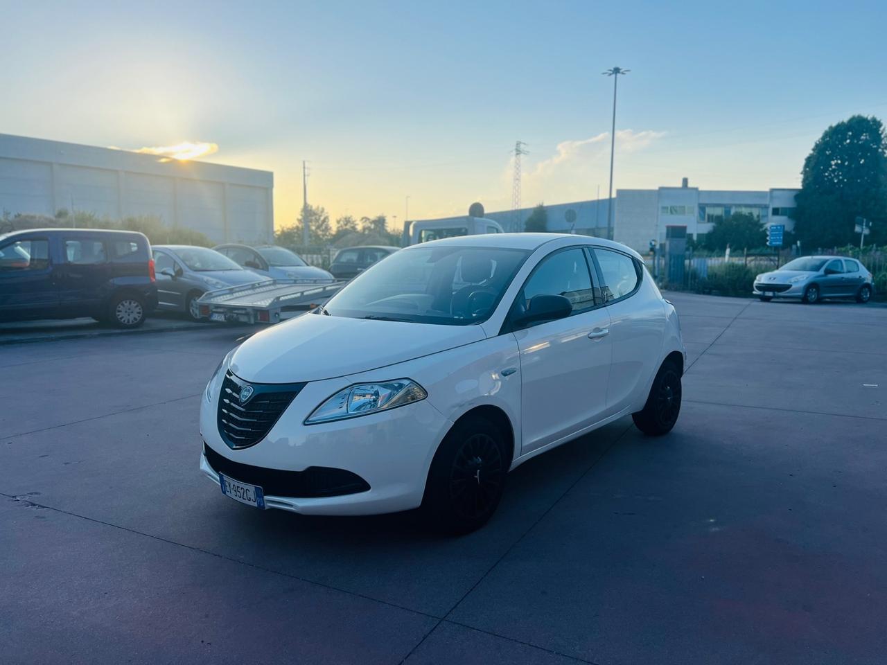 Lancia Ypsilon 1.2 69 CV 5 porte GPL Ecochic Platinum