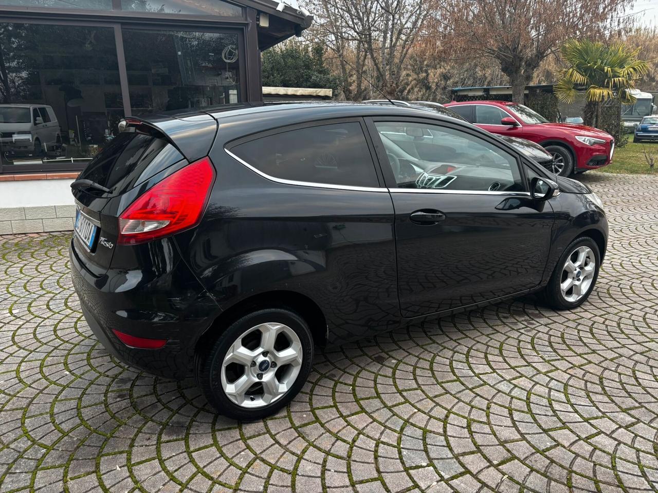 Ford Fiesta 1.4 3 porte Bz.- GPL Titanium IDONEA PER NEOPATENTATI UNIPROPRIETARIO PERMUTABILE