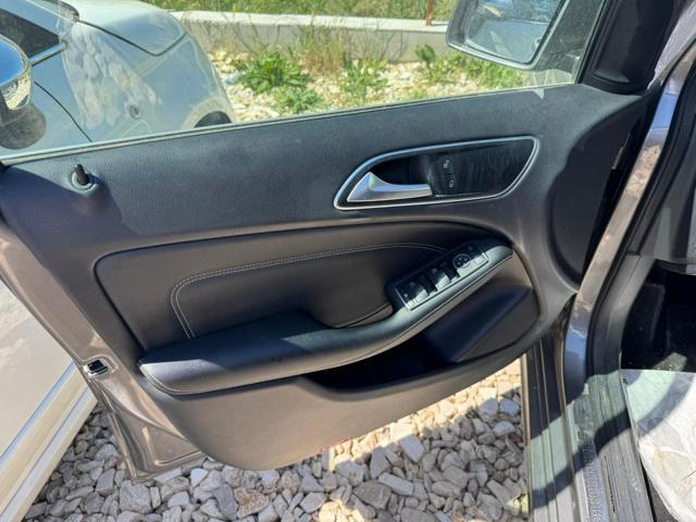 MERCEDES-BENZ B 180 d Business
