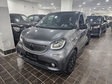 NUOVA SMART FORFOUR IDENTITY BLACK EDITION PASSION 0.9 BENZ 90CV TWINAMIC