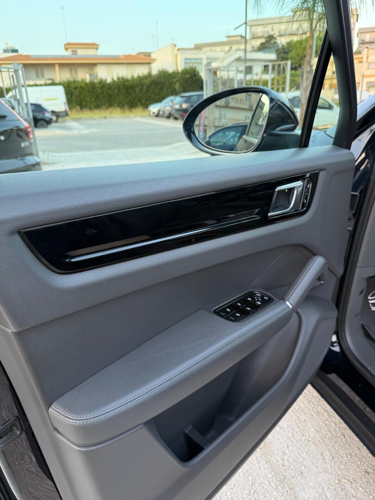 Porsche Cayenne 3.0 V6