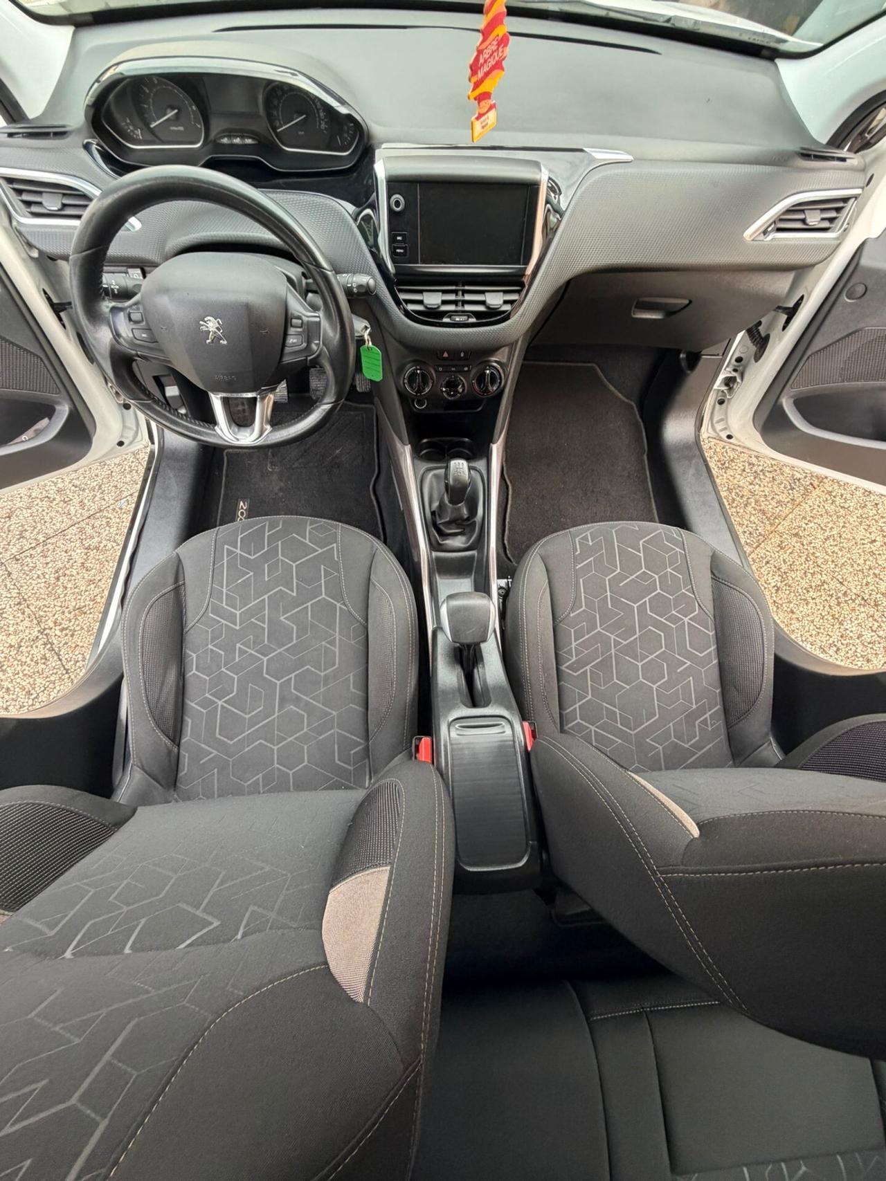 Peugeot 2008 PURETECH 82 ALLURE