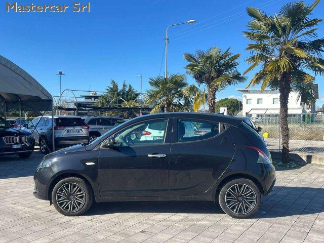 LANCIA Ypsilon 5p. Neopatentati 1.0 hybrid Gold tg: GK578ZB