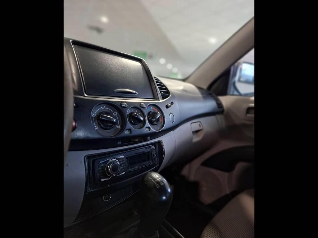 Mitsubishi L200 Double Cab 2.5 DI-D Invite Plus