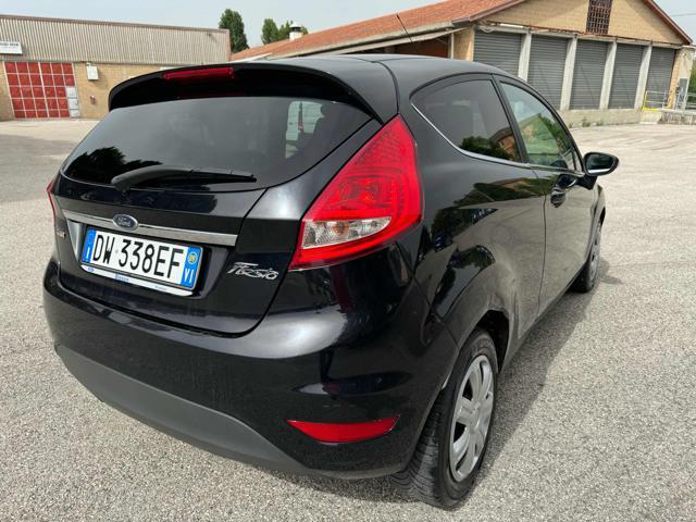 FORD Fiesta + 1.4 TDCi 68CV neopatentati come foto