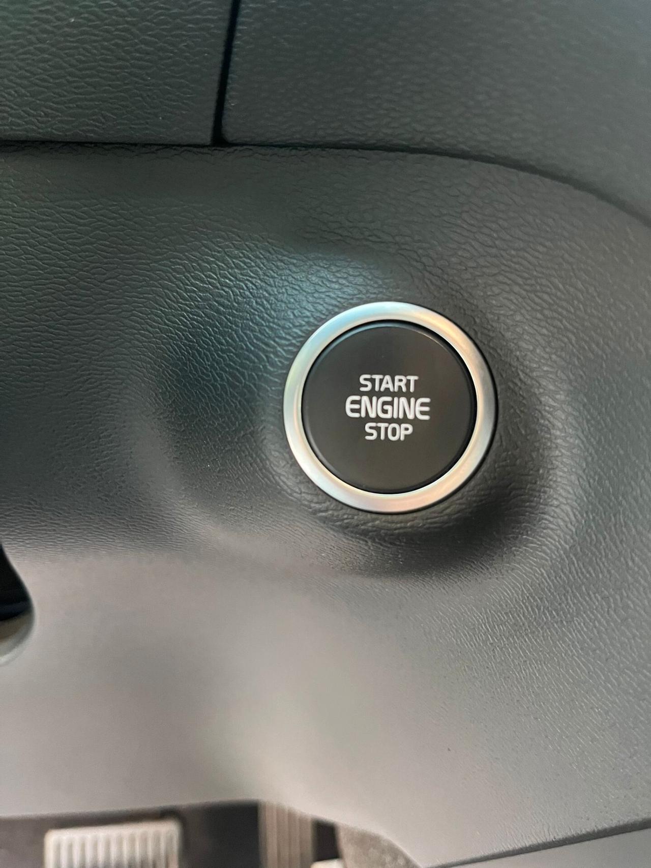 Volvo XC40 B3 automatico Plus Dark