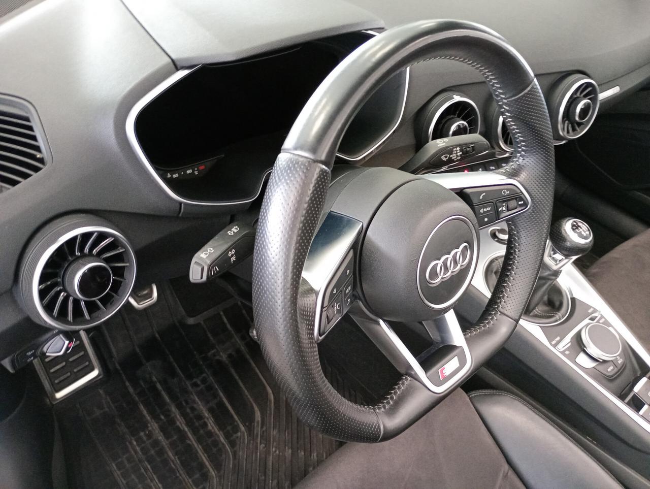 Audi TT Roadster 2.0 TFSI S line