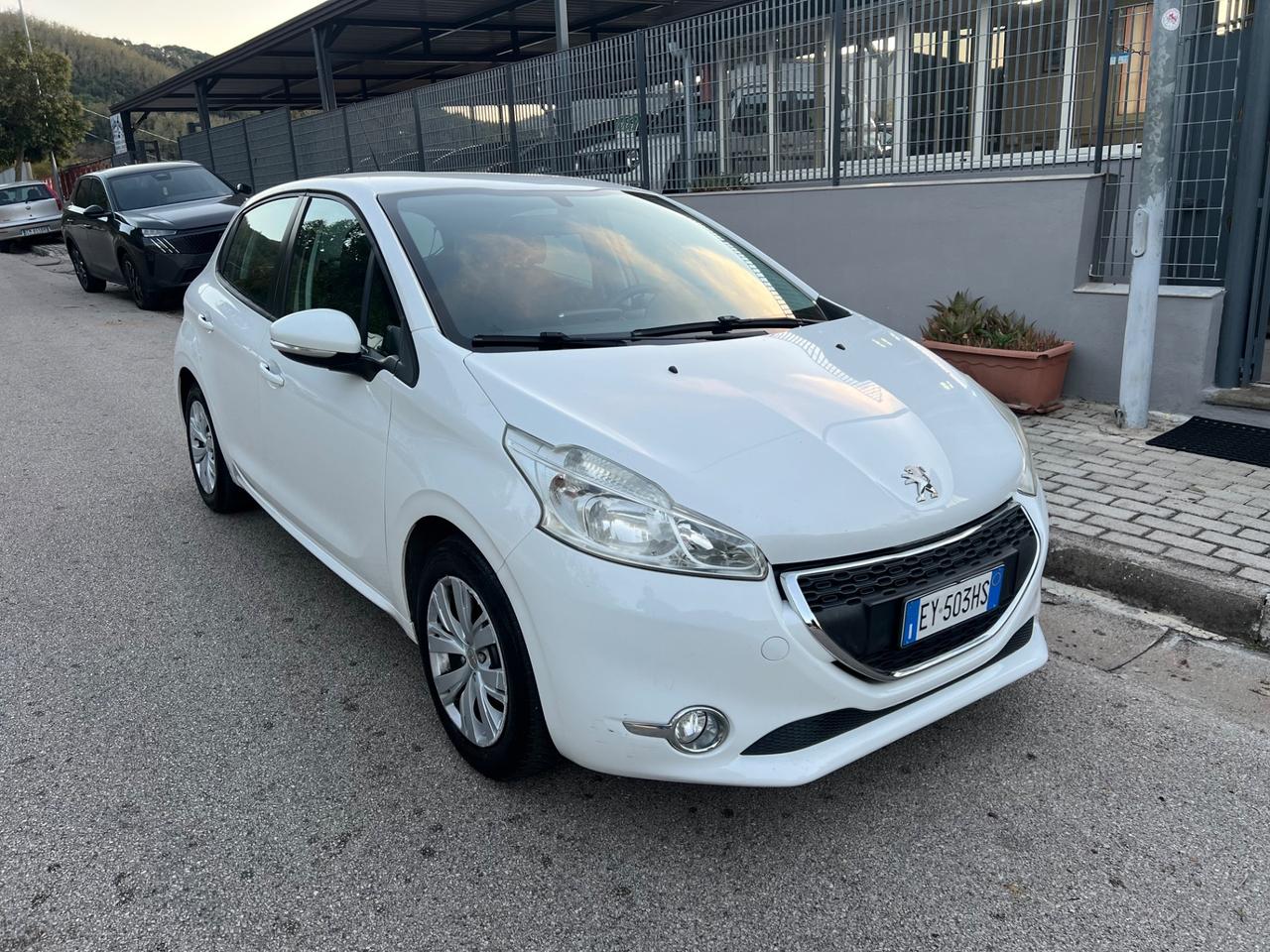 Peugeot 208 1.2 PureTech 68 5p Active 2015