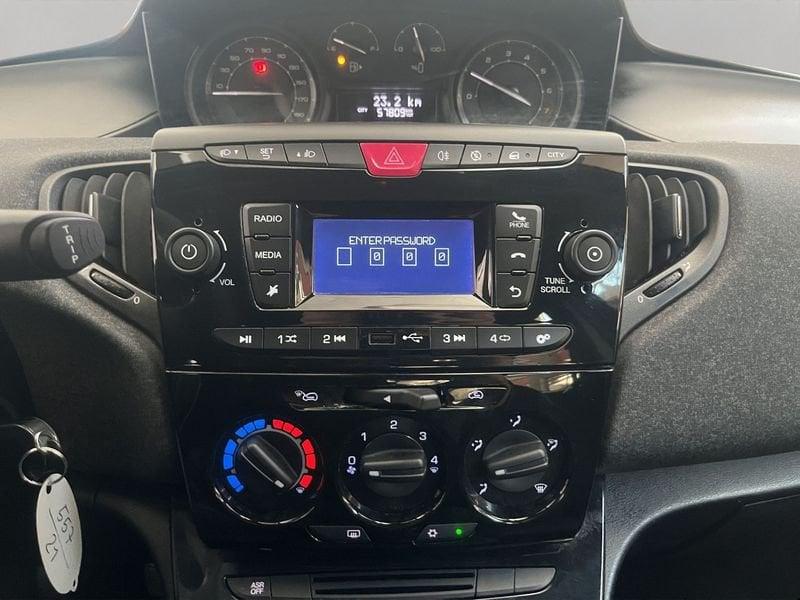 Lancia Ypsilon Ypsilon 1.0 firefly hybrid Silver s&s 70cv - PROMO SIRONIAUTO+
