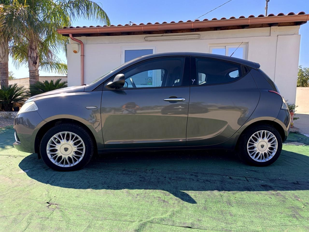 Lancia Ypsilon 1.2 69 CV 5 porte GPL Ecochic Silver - 2015
