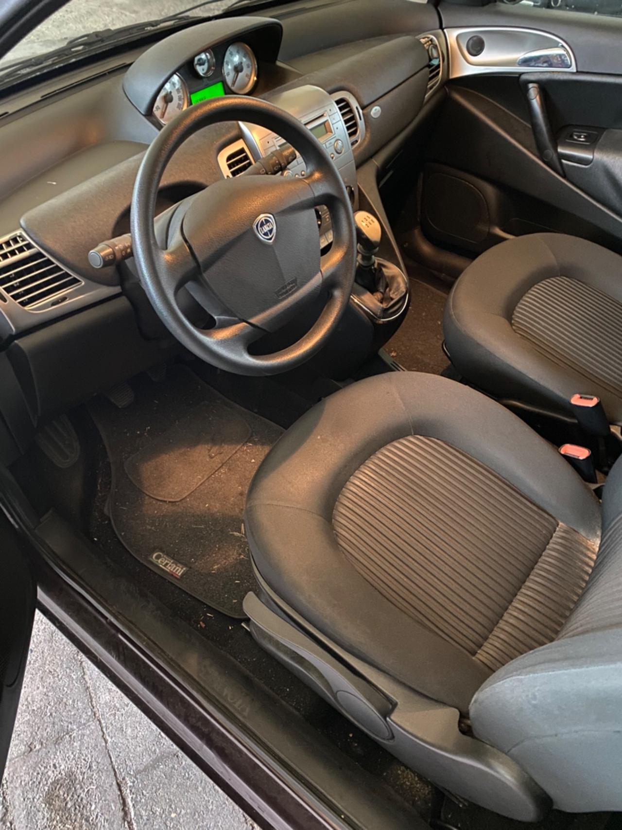 Lancia Ypsilon 1.2 Versus