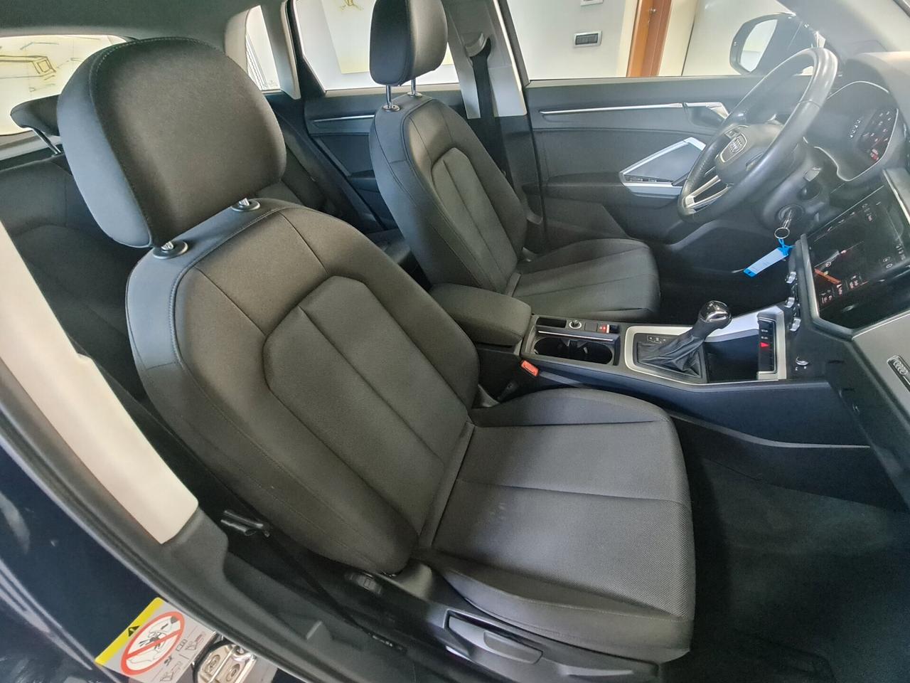 Audi Q3 35 TDI S tronic Business