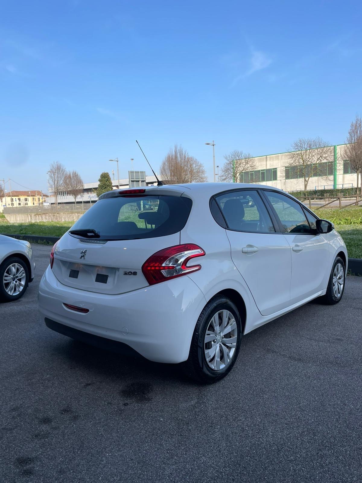 Peugeot 208 1.2 Neopatentati Finanziabile