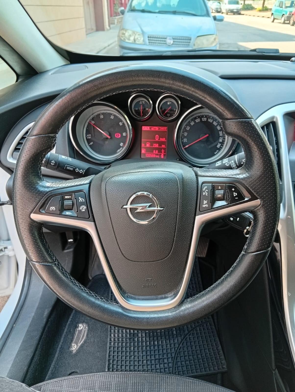 Opel Astra GTC 1.6 CDTI 110CV S&S 3 porte Cosmo