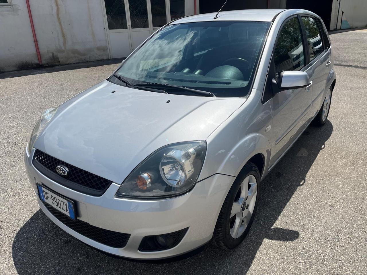 Ford fiesta 5 P-1.4 tdci- km 90000-2007