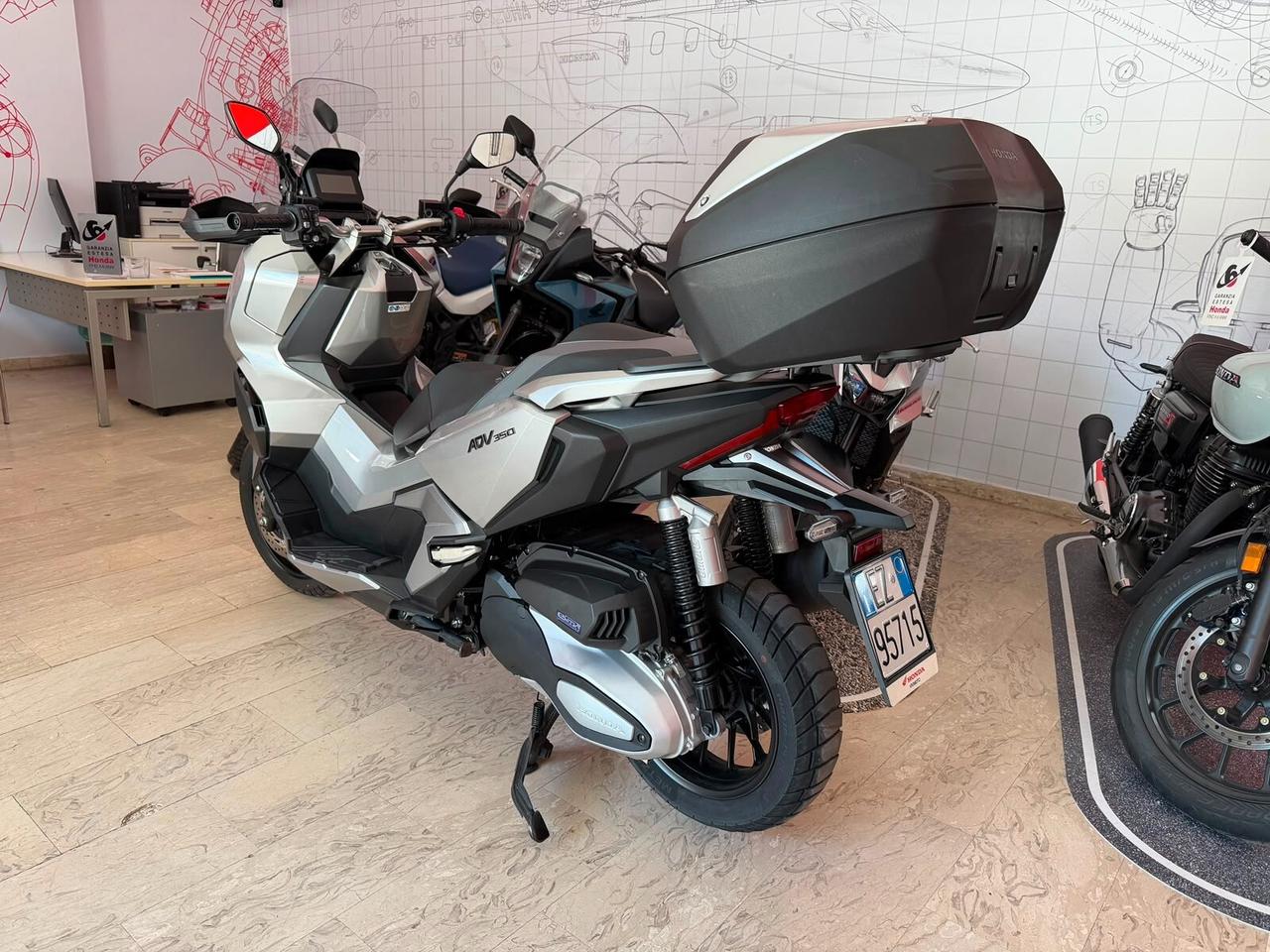 Honda ADV 350