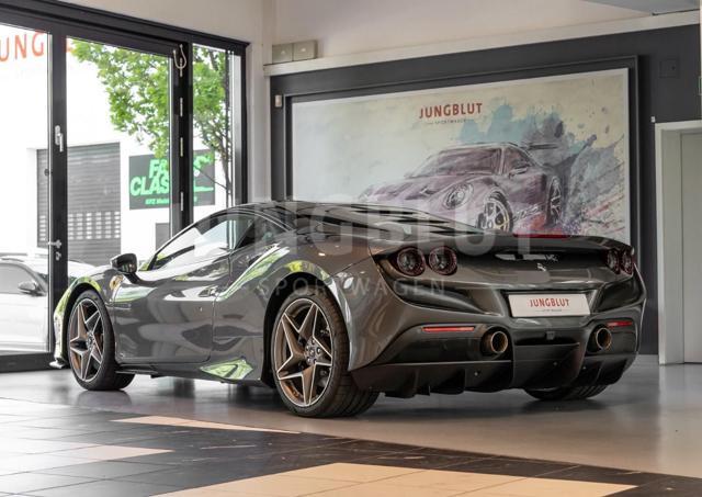 FERRARI F8 Tributo"SPEDIZIONE SU RICHIESTA IN TUTTO IL MONDO"