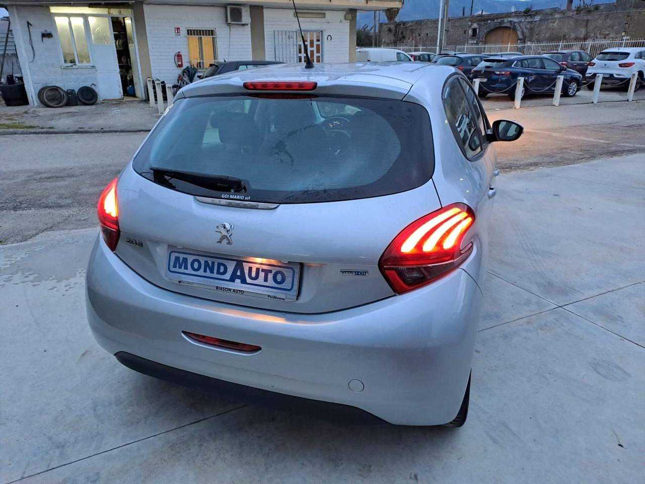 Peugeot 208 BlueHDi 75 5 porte Allure 2016
