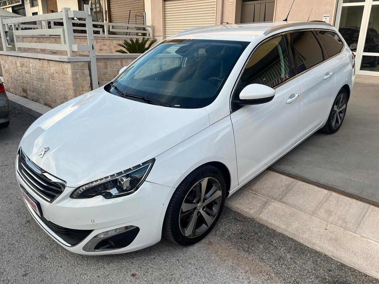 Peugeot 308 BlueHDi 120 S&S SW Allure