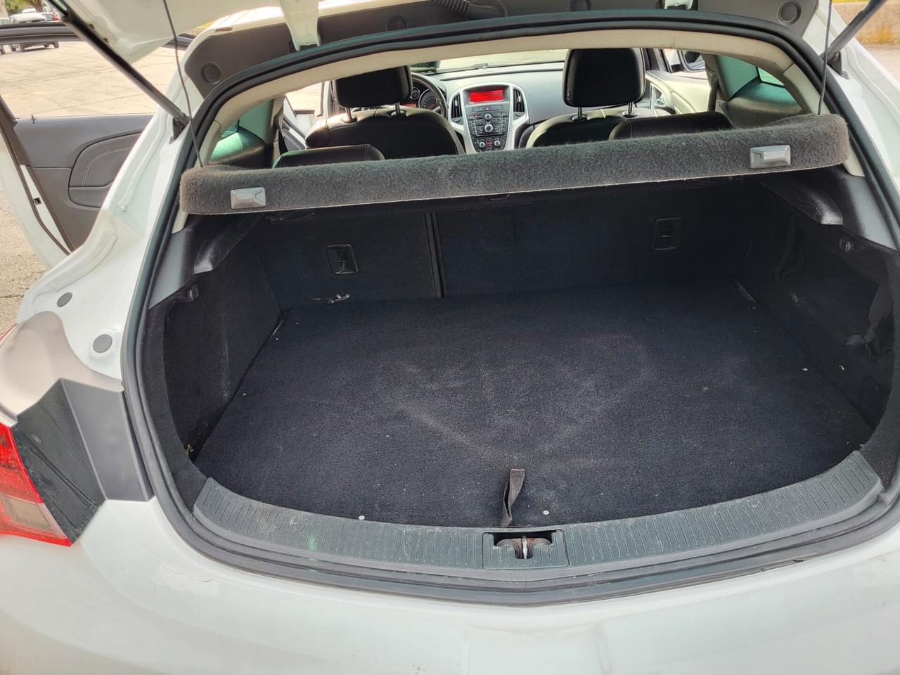 OPEL ASTRA 1,4 GTC-140 CV-3 PORTE-METANO-4 REVISIONI