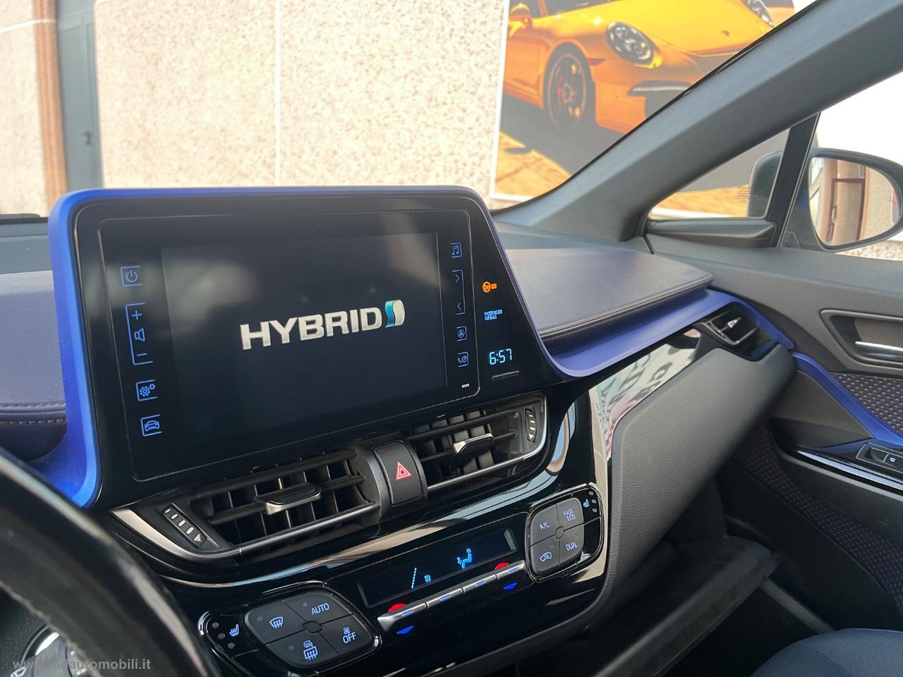 TOYOTA C-HR 1.8 Hybrid E-CVT Style NAVI CAMERA TAGLIANDI TOYOTA