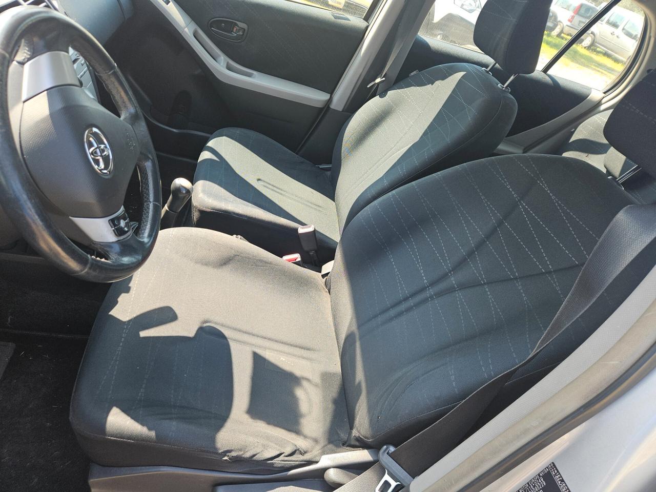 Toyota Yaris 1.0 5 porte Sol