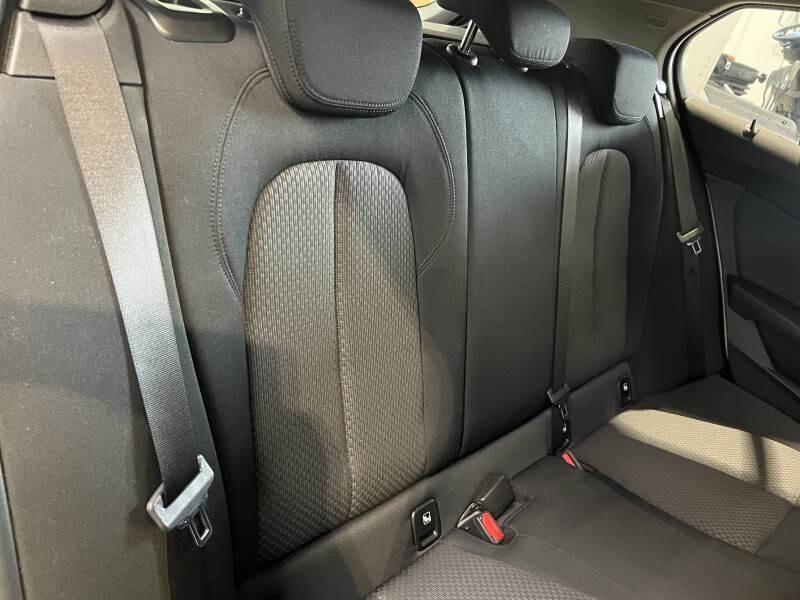 Bmw 118 118d 5p. Business Advantage