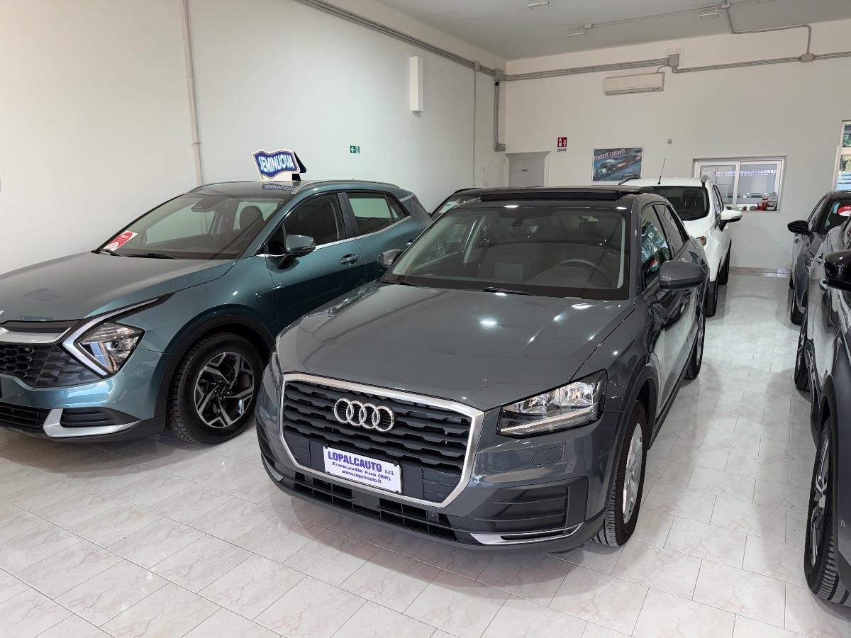 AUDI - Q2 - 1.6 TDI S tronic Business; Tetto panoramico apribile; Telecamera;