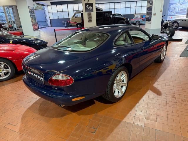 JAGUAR XK8 4.0 Coupé Pelle beige tagliandi