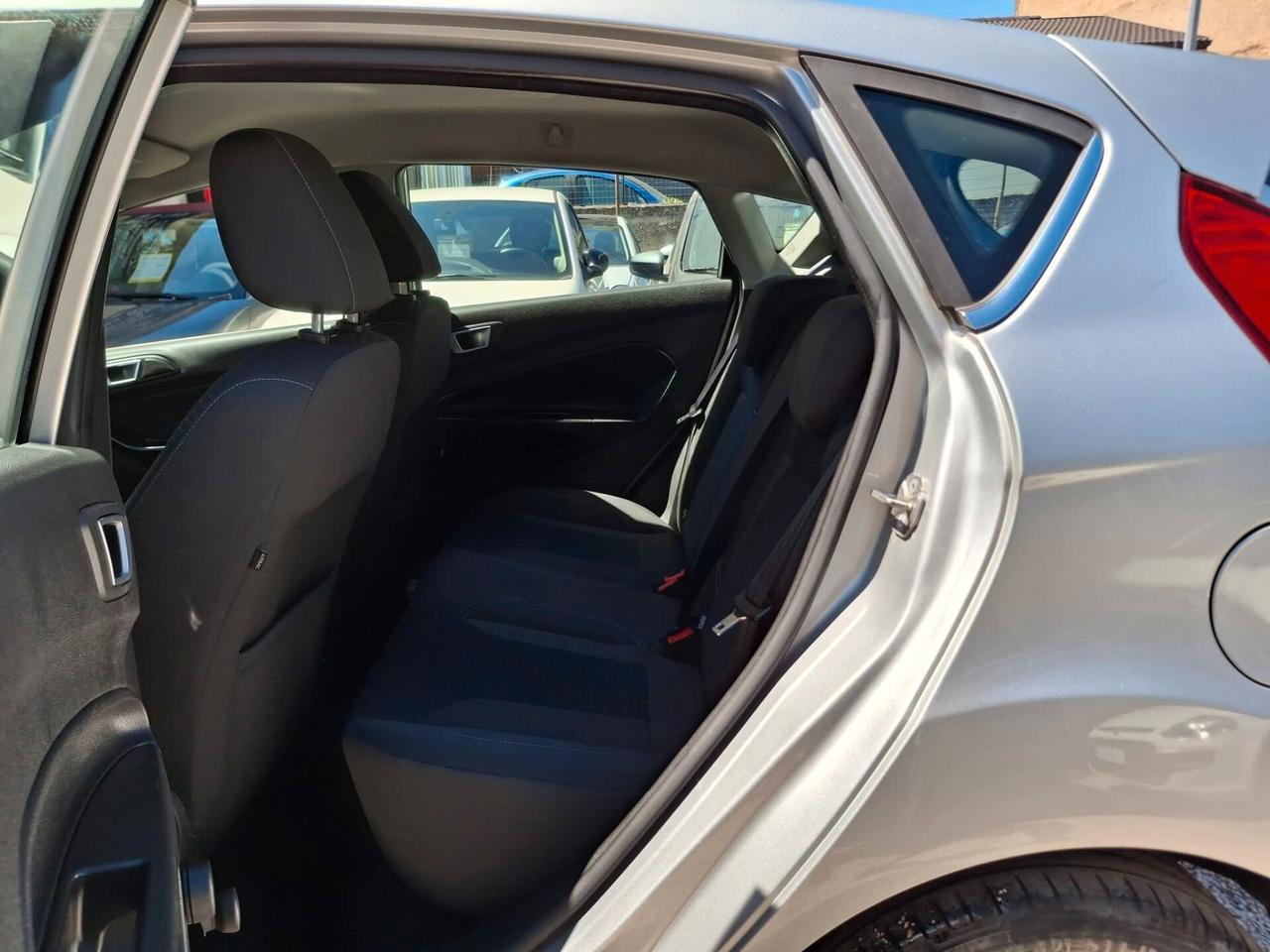 Ford Fiesta 1.5 TDCi 75CV 5 porte Titanium