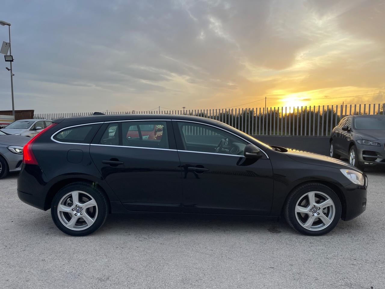 VOLVO V60 2.0 D3 GEARTRONIC FULL MY13 95800KMMM