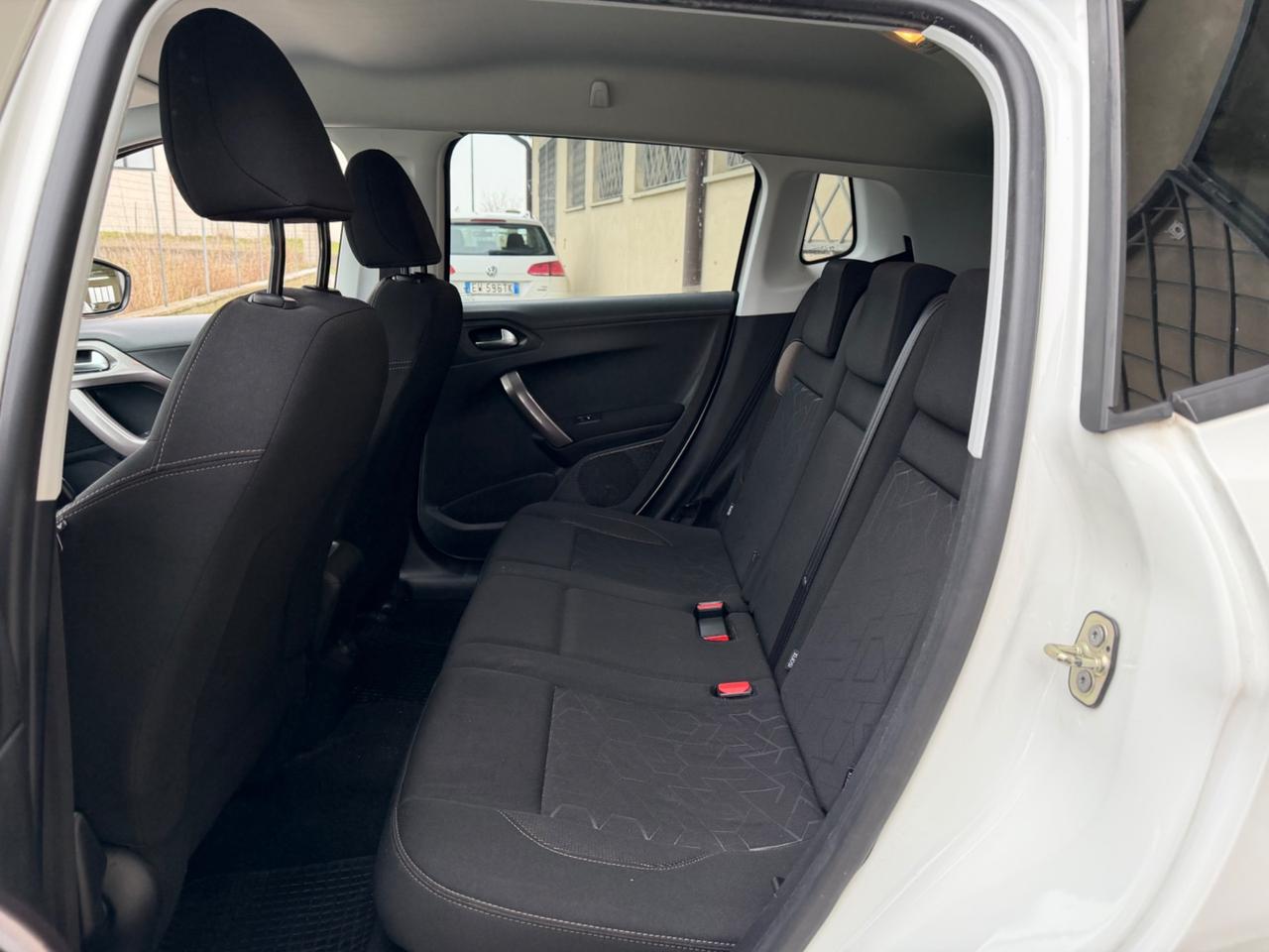 Peugeot 2008 PureTech 82 Allure