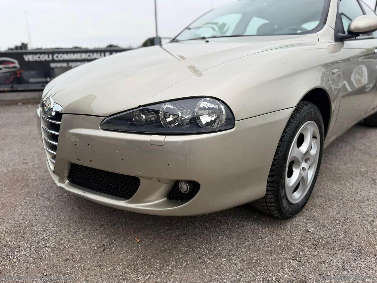 ALFA ROMEO 147 1.6 TS 105CV 5p. Distinctive