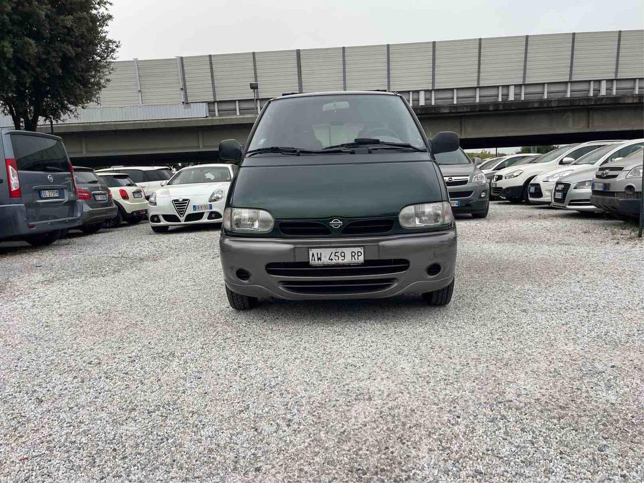 NISSAN SERENA - 8 POSTI