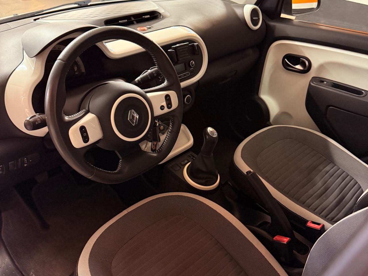 MERAVIGLIOSA RENAULT TWINGO CON SOLI 80.769 KM ADATTA A NEOPATENTATI
