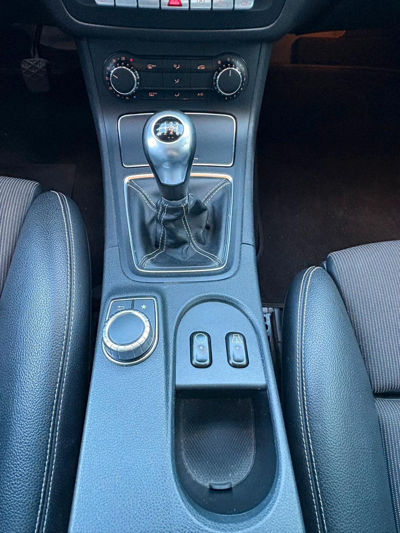 Mercedes-benz B 200 d Premium