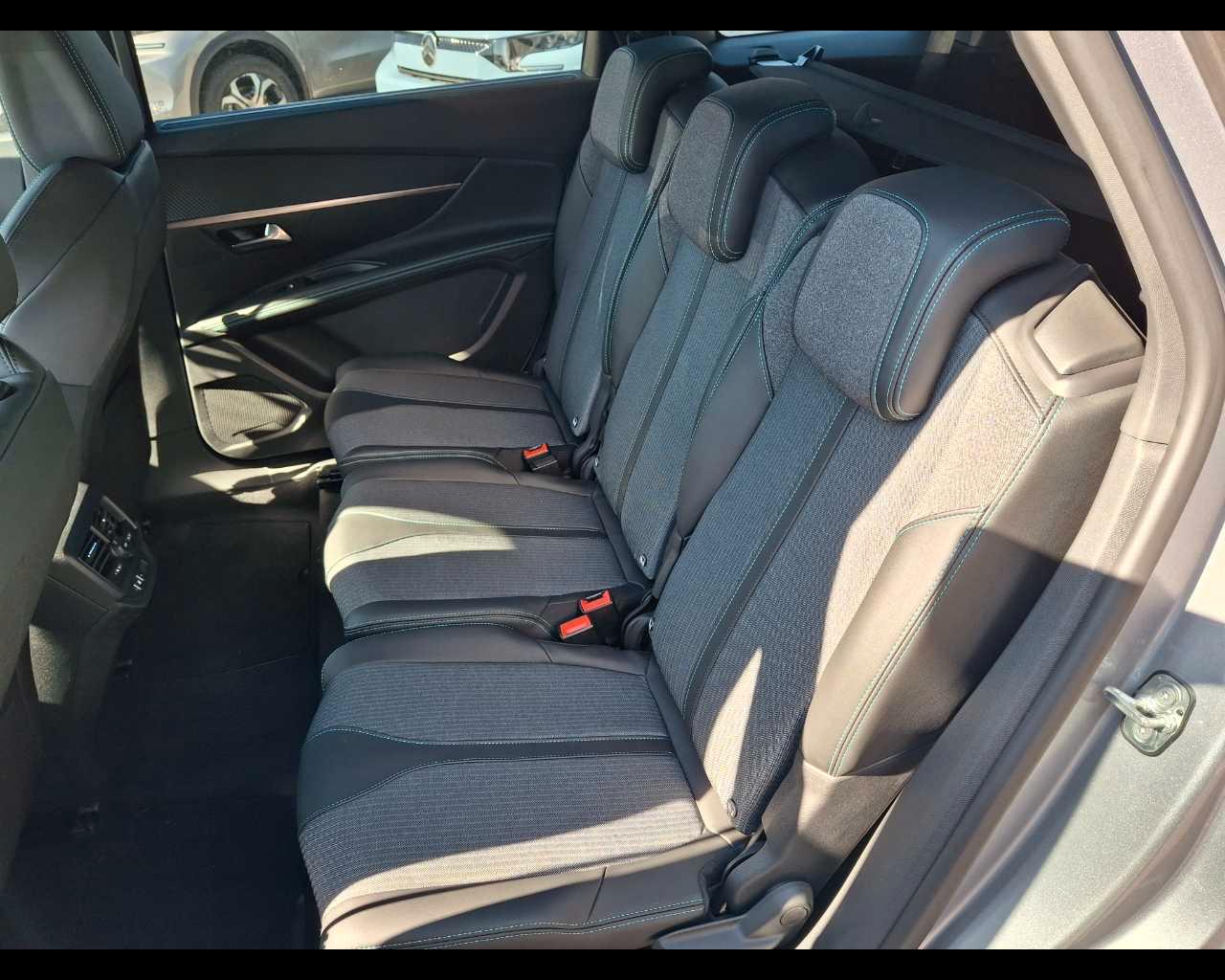 PEUGEOT 5008 BlueHDi 130 S&S EAT8 ALLURE PACK