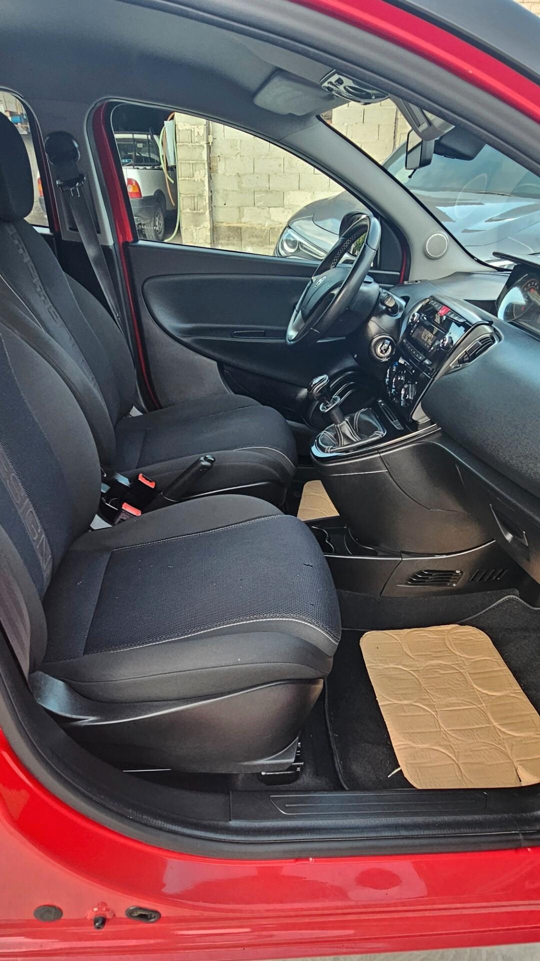 Lancia Ypsilon 0.9 TwinAir 85 CV 5 porte S&S DFN 30th Anniversary