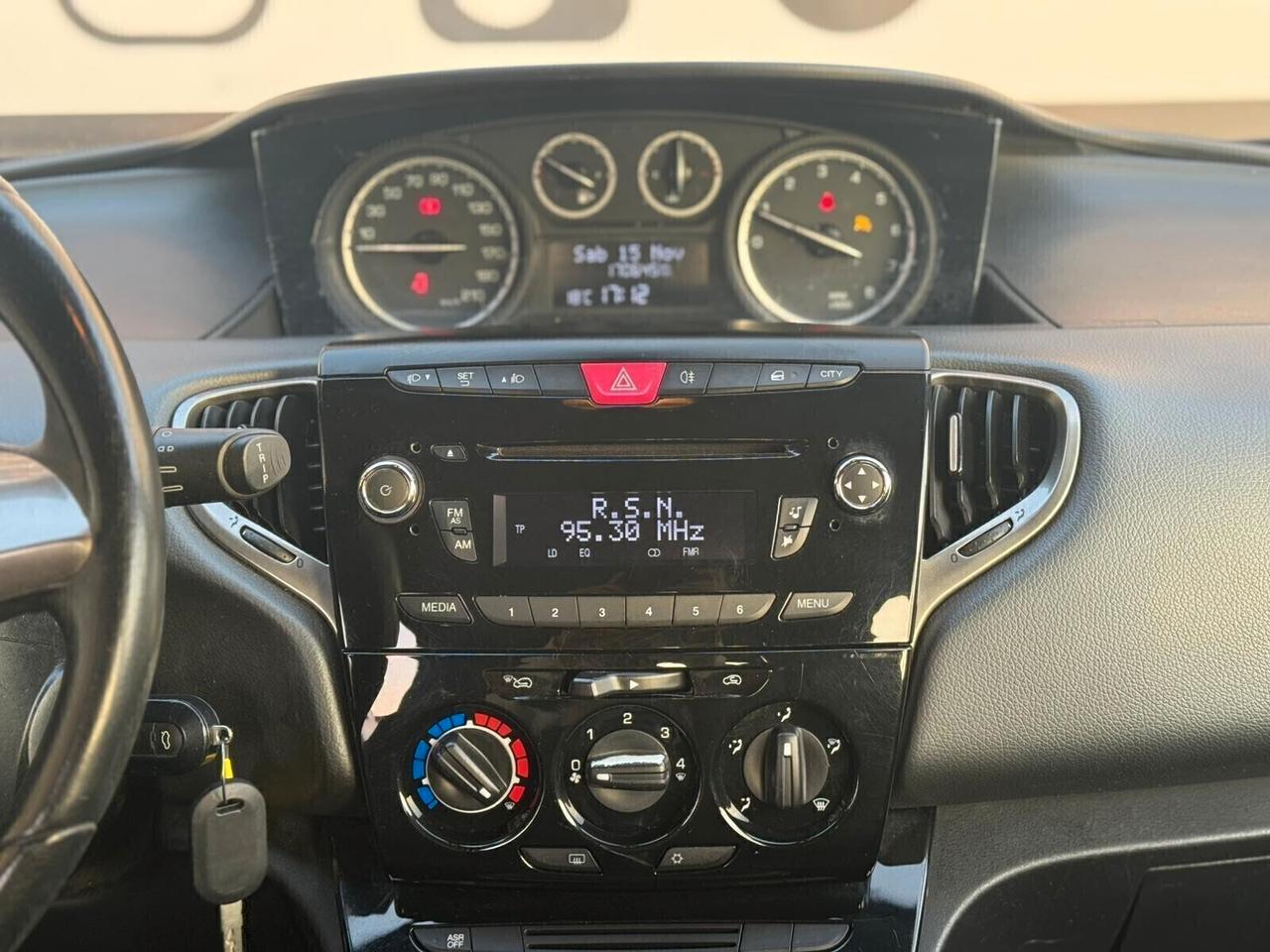 Lancia Ypsilon 1.2 69 CV 5 porte S&S Gold