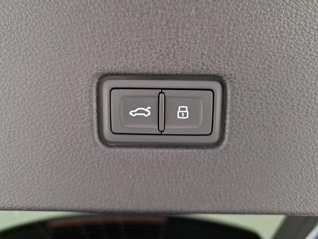Audi Q8 50 3.0 tdi mhev s line edition quattro tiptronic