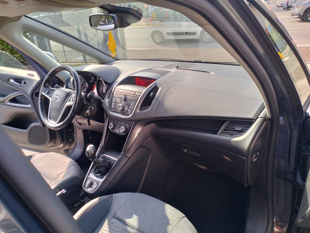 Opel Zafira Tourer 1.4 Turbo 140CV GPL Cosmo