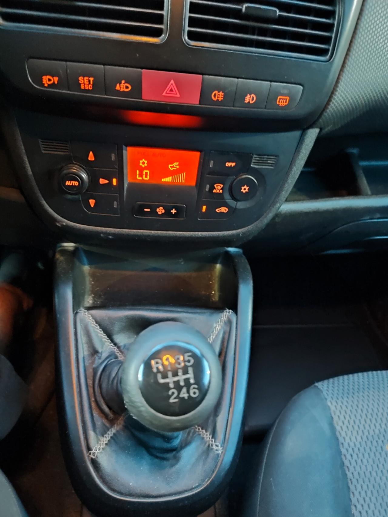 FIAT DOBLO 2011 A METANO DI CASA 1.4T-JET STUPENDO