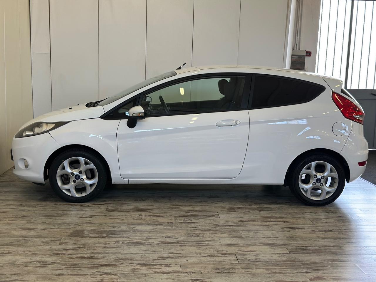 Ford Fiesta 1.4 Benzina - GPL Titanium Ok Neopatentati