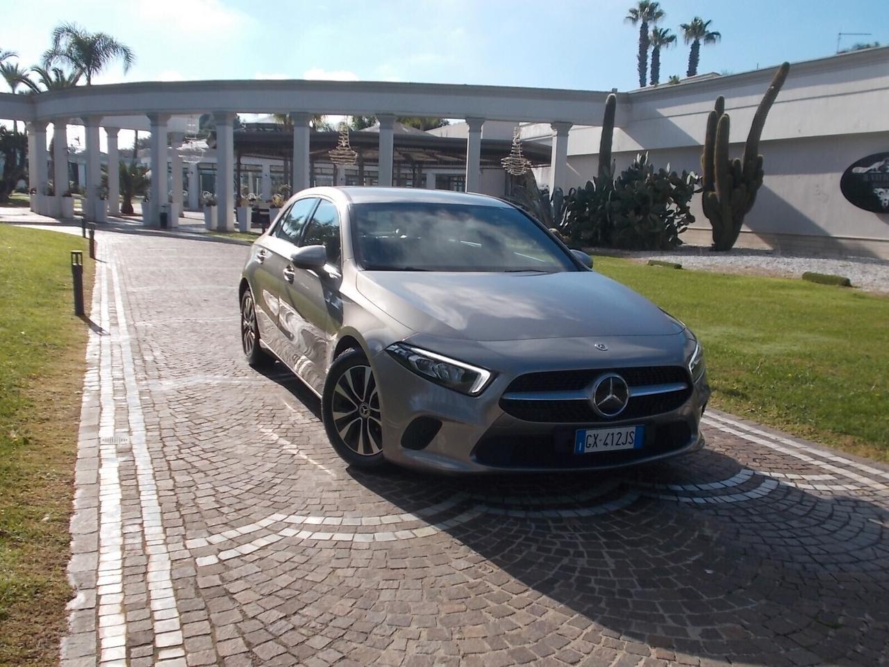 Mercedes-Benz A 180d Autom *FULL OPT.* da VETRINA