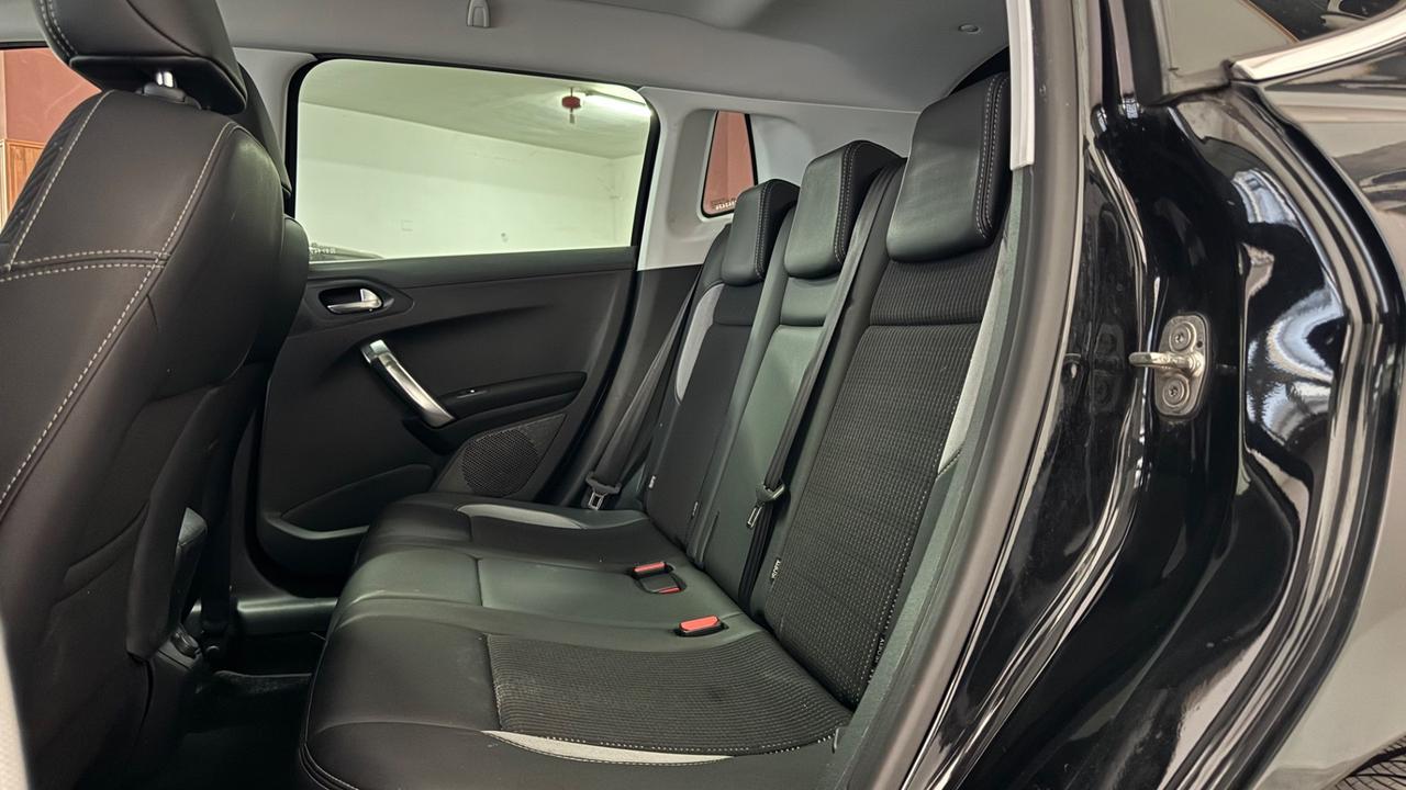 Peugeot 2008 1.6 e-HDi 115 CV Allure Panoramico