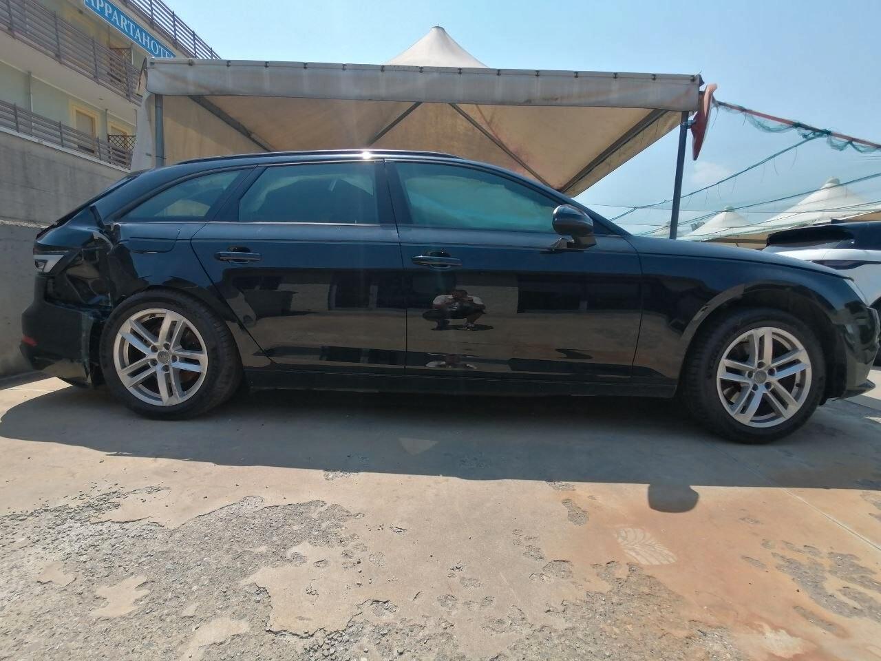 Audi A4 Avant 30 TDI S tronic line edition