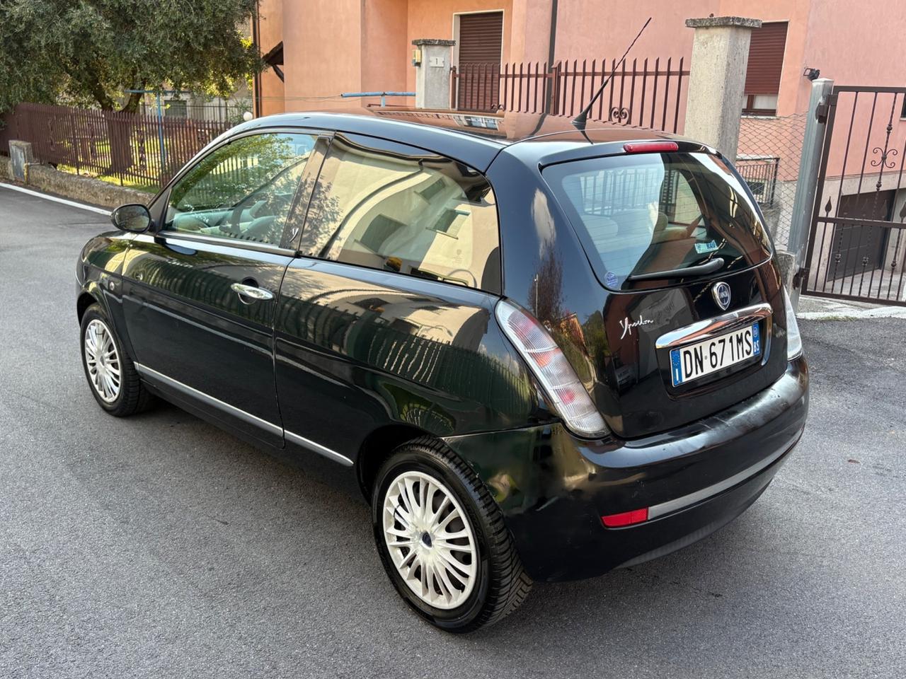 Lancia Ypsilon 1.2 Modamilano NEOPATENTATI