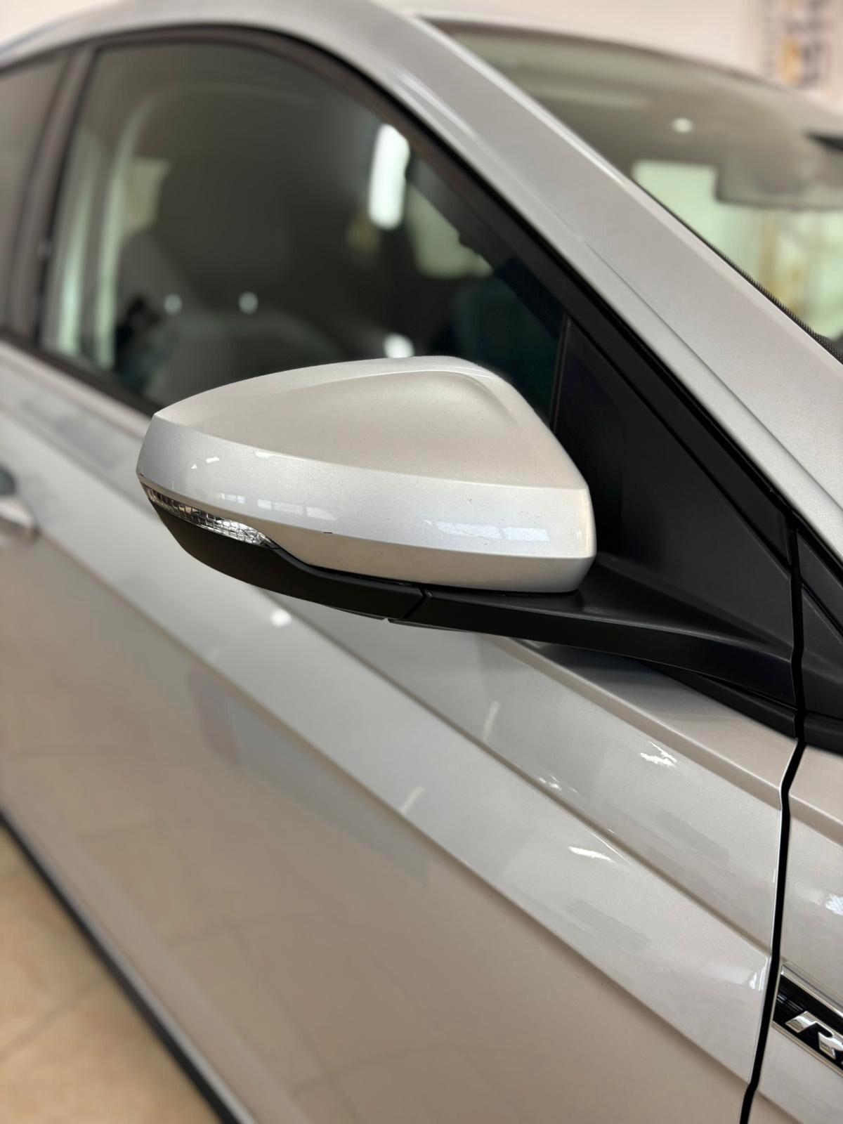 Volkswagen Polo 1.6 TDI 95 CV DSG 5p. R LINE