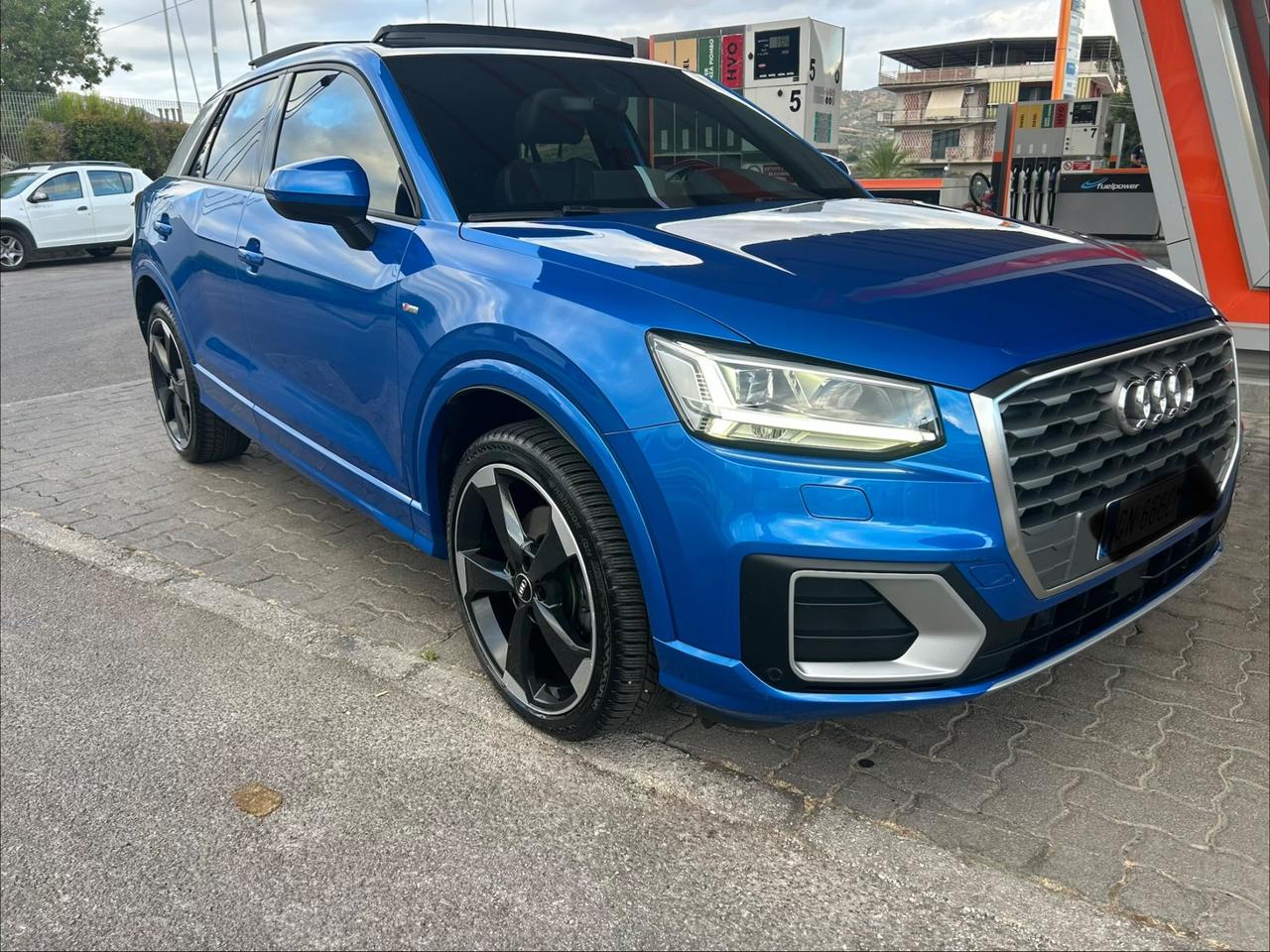 Audi Q2 30 TDI S line Edition tetto